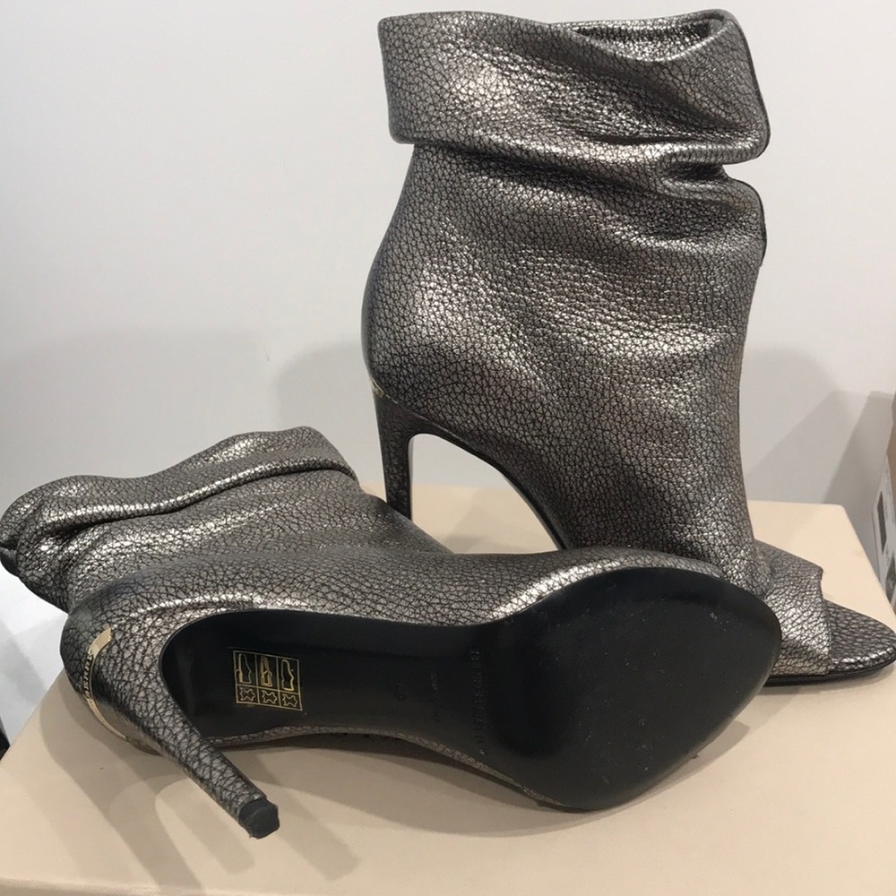BURBERRY ANKLE BOOTS - Picture 4 of 8